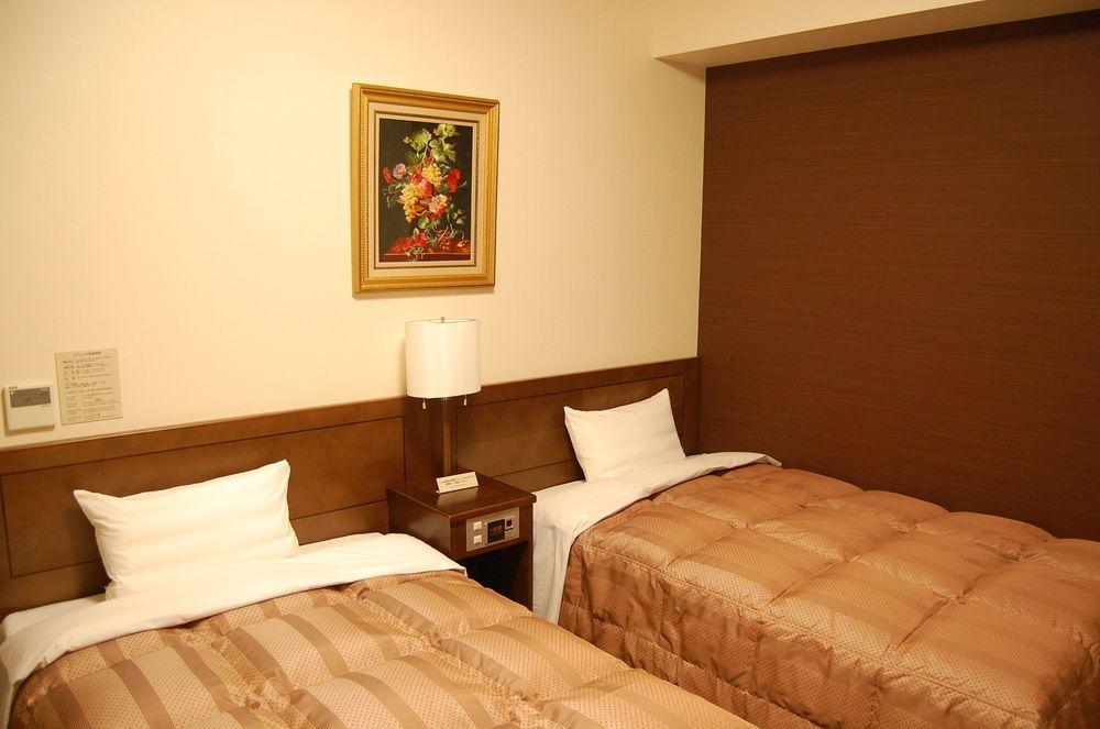 Hotel Route-Inn Yokohama Bashamichi Экстерьер фото