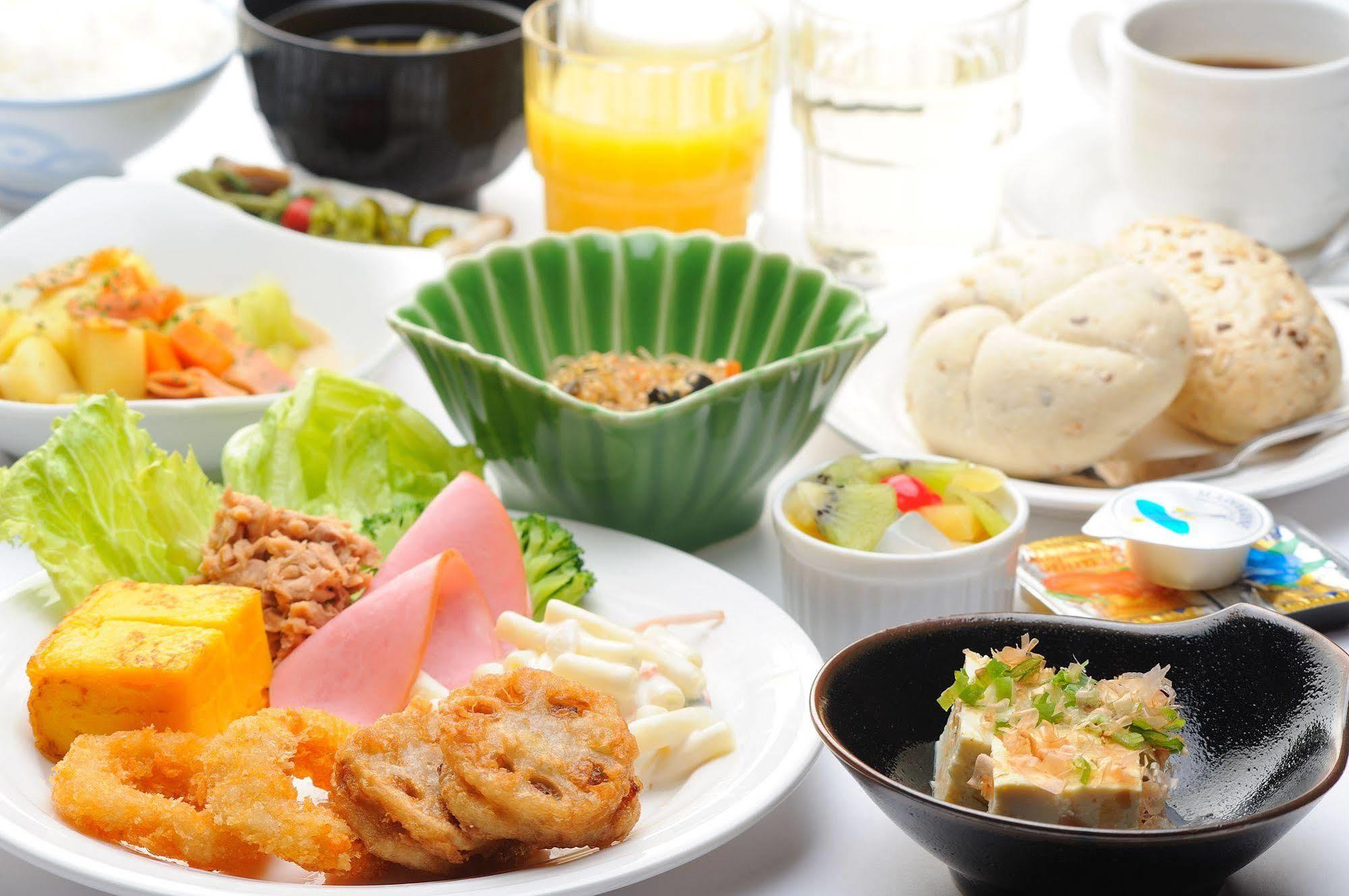 Hotel Route-Inn Yokohama Bashamichi Экстерьер фото