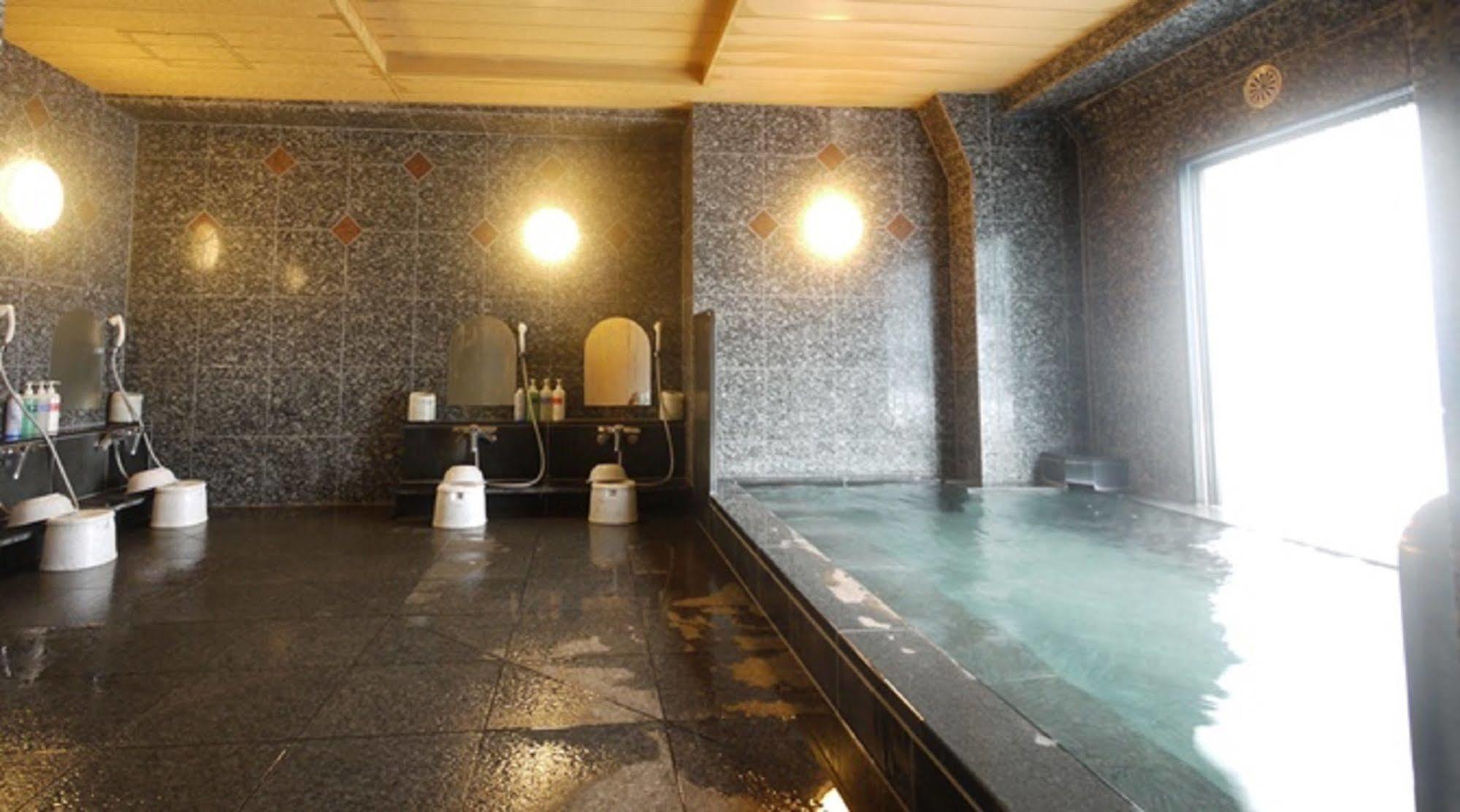 Hotel Route-Inn Yokohama Bashamichi Экстерьер фото